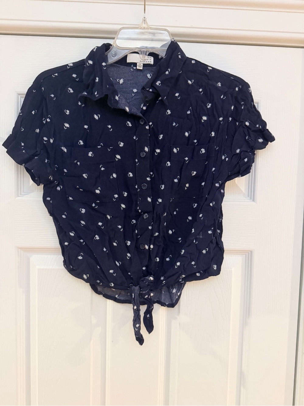 Ladies Size XS "Ten Sixty Sherman" Navy Short-Sleeve Button-Front Tie Hem Top GC